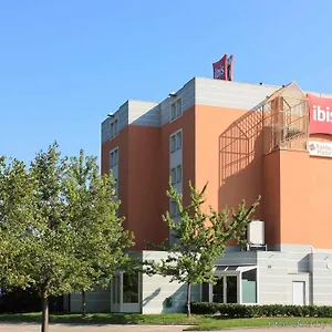 Hotel Ibis Lyon Sud Sur Rhone, Chasse-sur-Rhone